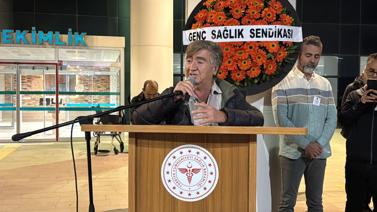 Ayvalık’taki Tekne Kazasında Hayatını Kaybeden Doktor İçin Tören Düzenlendi - fotoğraf 2