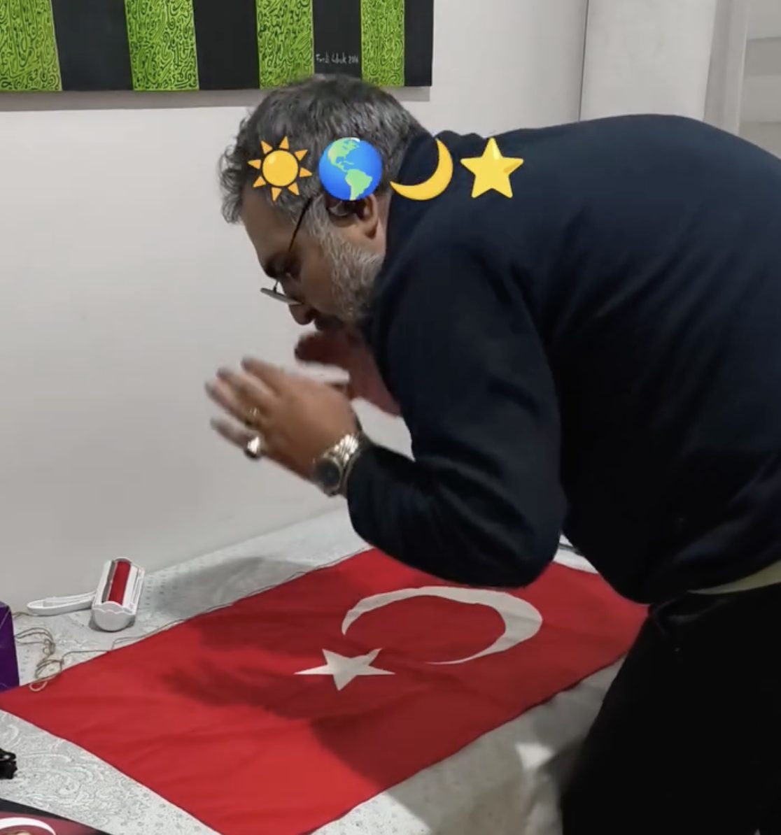 Edremit'te Türk Bayrağına ve Atatürk'e Hakaret Eden Öğretmen Gözaltına Alındı