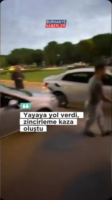 Burhaniye-Ören Yolunda 3 Aracın Karıştığı Kazada Maddi Hasar Oluştu