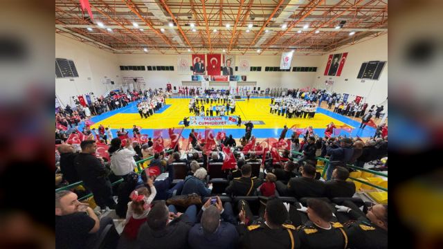🇹🇷 Burhaniye’de Cumhuriyet’in 103. Yılı, 103 Kişilik Harmandalı Gösterisiyle Kutlandı!