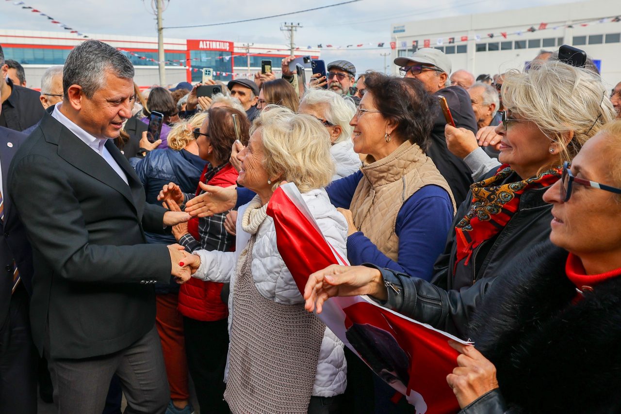 Yeni Parti Genel Başkanı Özgür Özel, Burhaniye OSB’de Zeytinyağı Fabrikasını Ziyaret Etti - fotoğraf 11