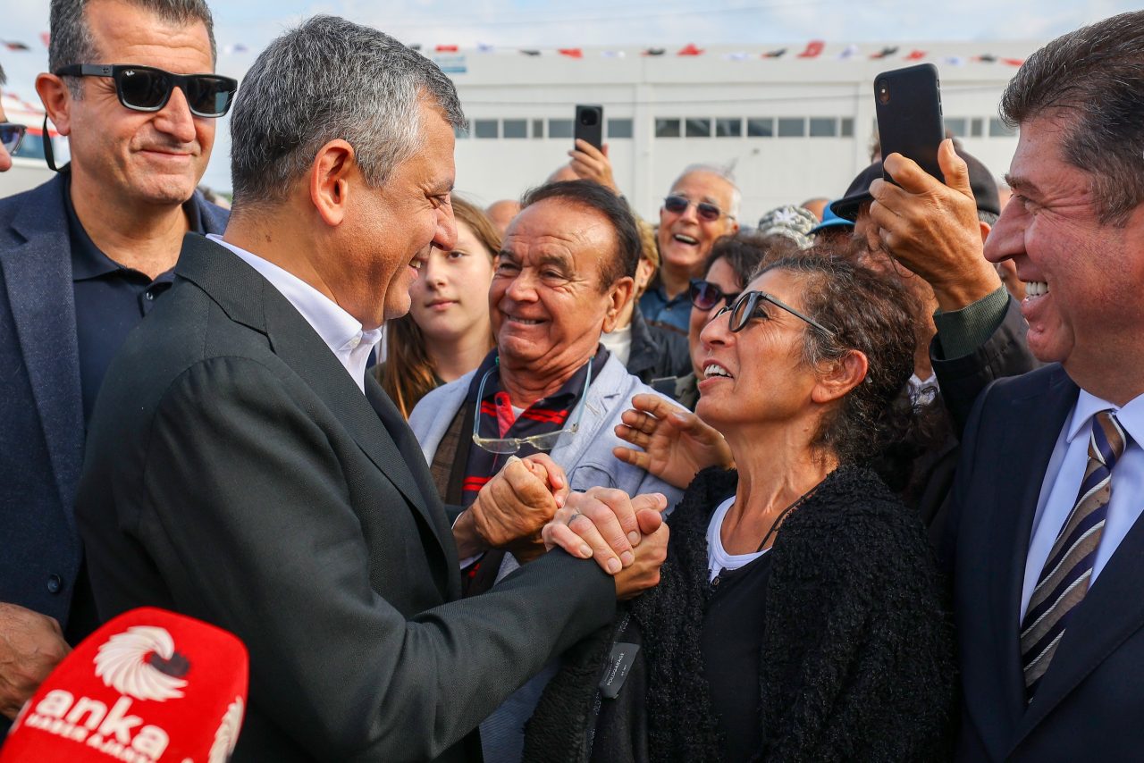 Yeni Parti Genel Başkanı Özgür Özel, Burhaniye OSB’de Zeytinyağı Fabrikasını Ziyaret Etti - fotoğraf 12