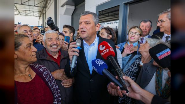 Yeni Parti Genel Başkanı Özgür Özel, Burhaniye OSB’de Zeytinyağı Fabrikasını Ziyaret Etti